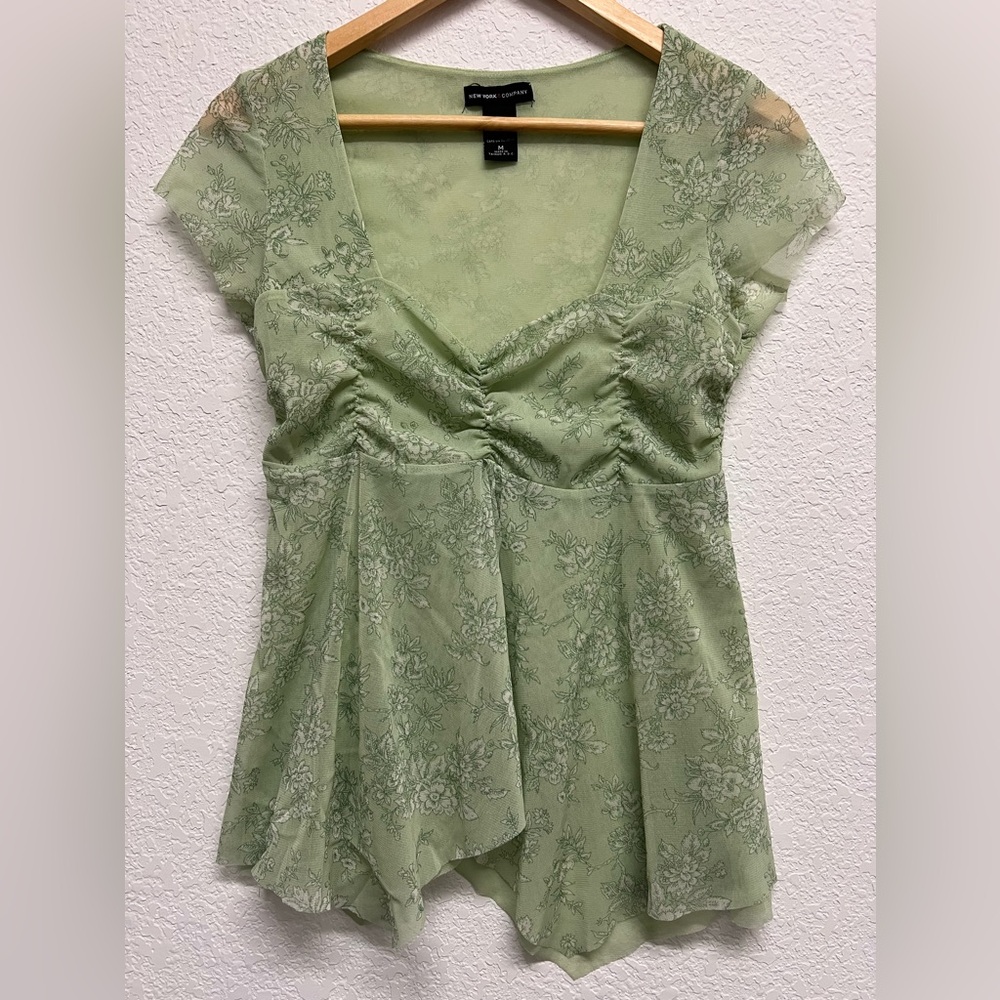 *New York & Co Vintage Women’s Hippie Babydoll Shirt Faerie Top Green Floral M